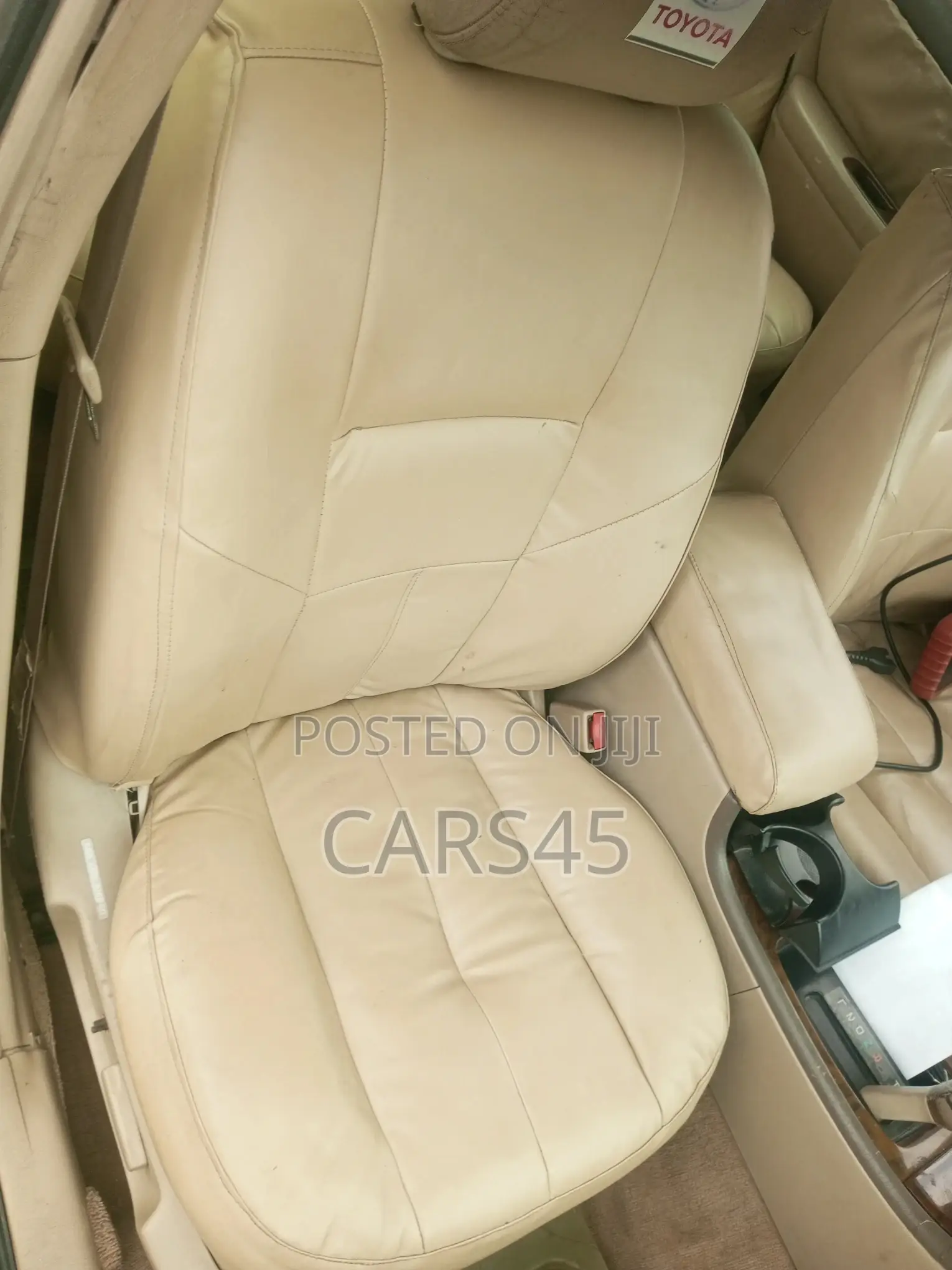 Toyota Avalon 2000 Gold