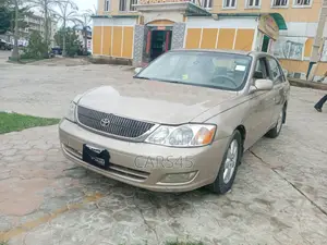 Toyota Avalon 2000 Gold