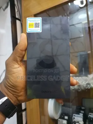 New Samsung Galaxy S22 5G 128 GB Green