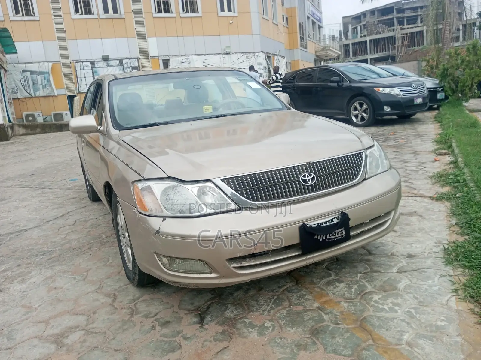 Toyota Avalon 2000 Gold
