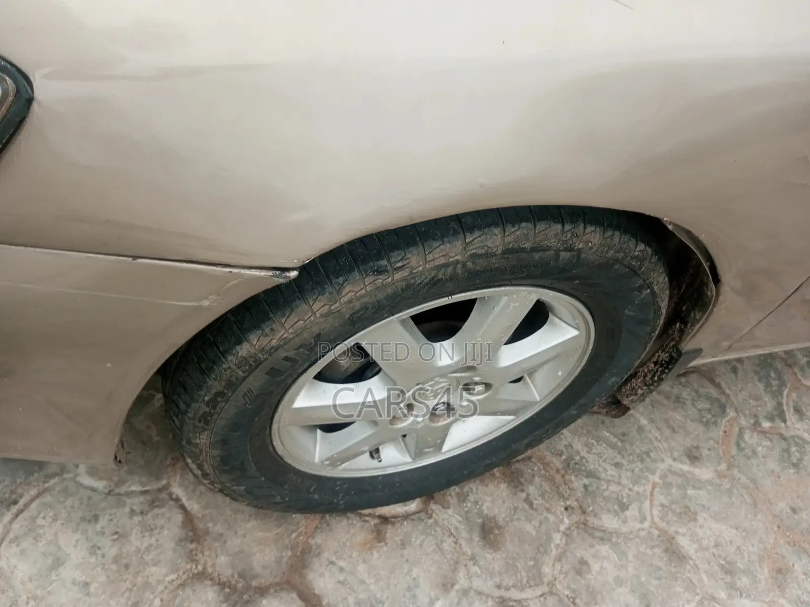 Toyota Avalon 2000 Gold