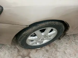 Toyota Avalon 2000 Gold