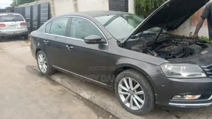 Volkswagen Passat 2012 Black