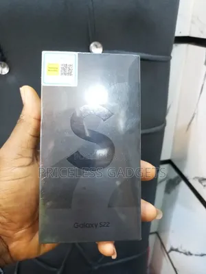 New Samsung Galaxy S22 5G 256 GB Black