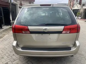 Toyota Sienna 2005 Gray