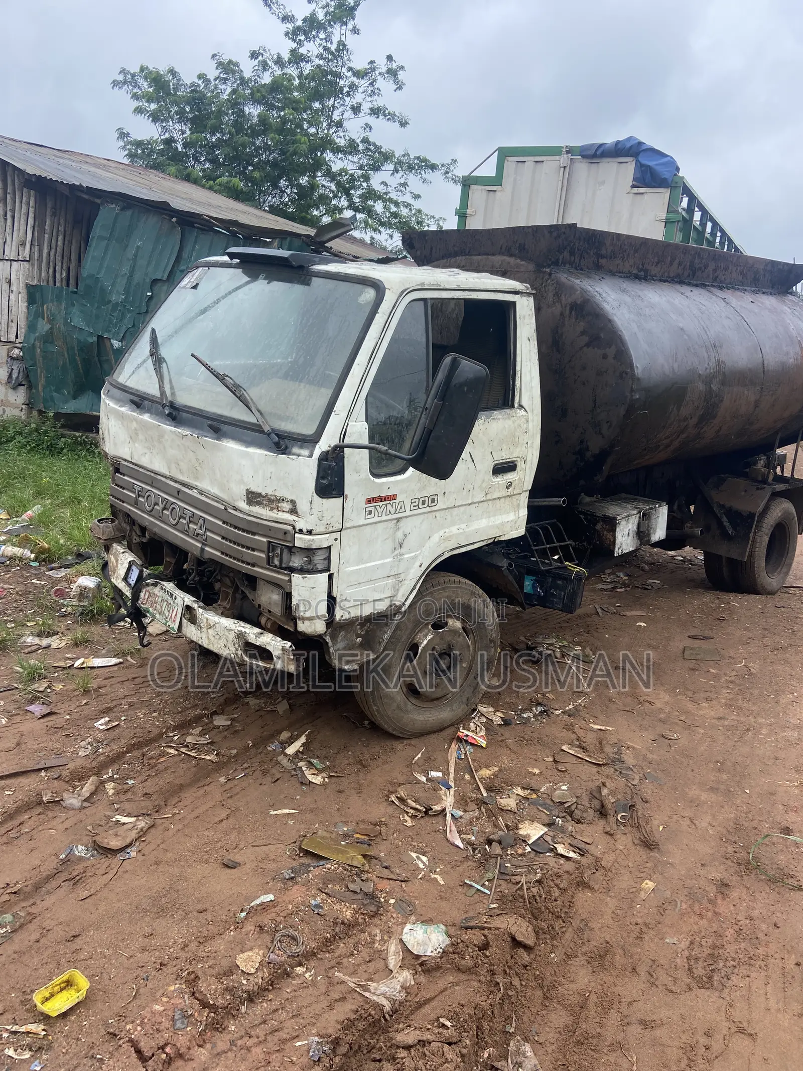 Toyota HiAce 2012 White