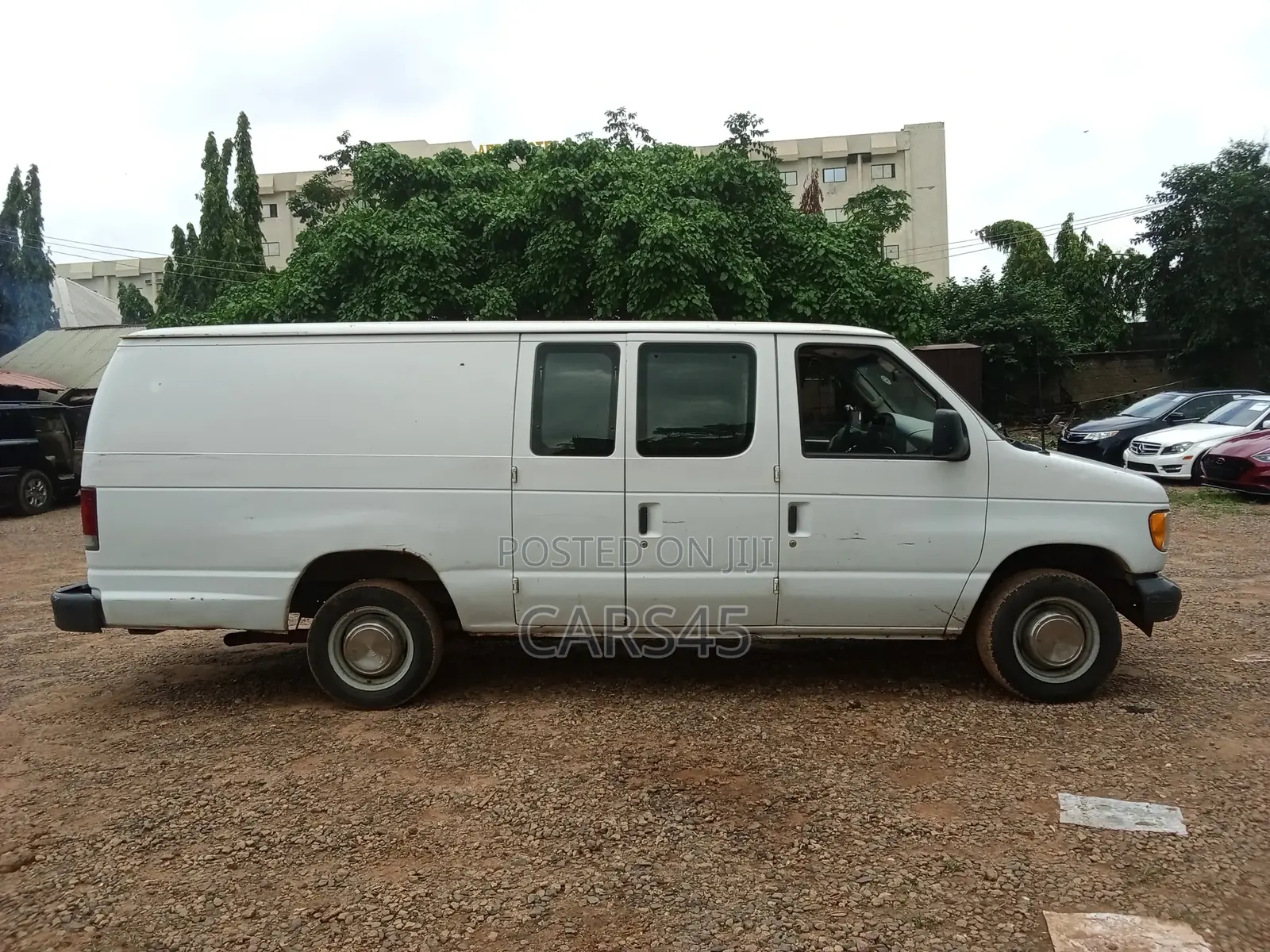 Ford Econoline 2003 White