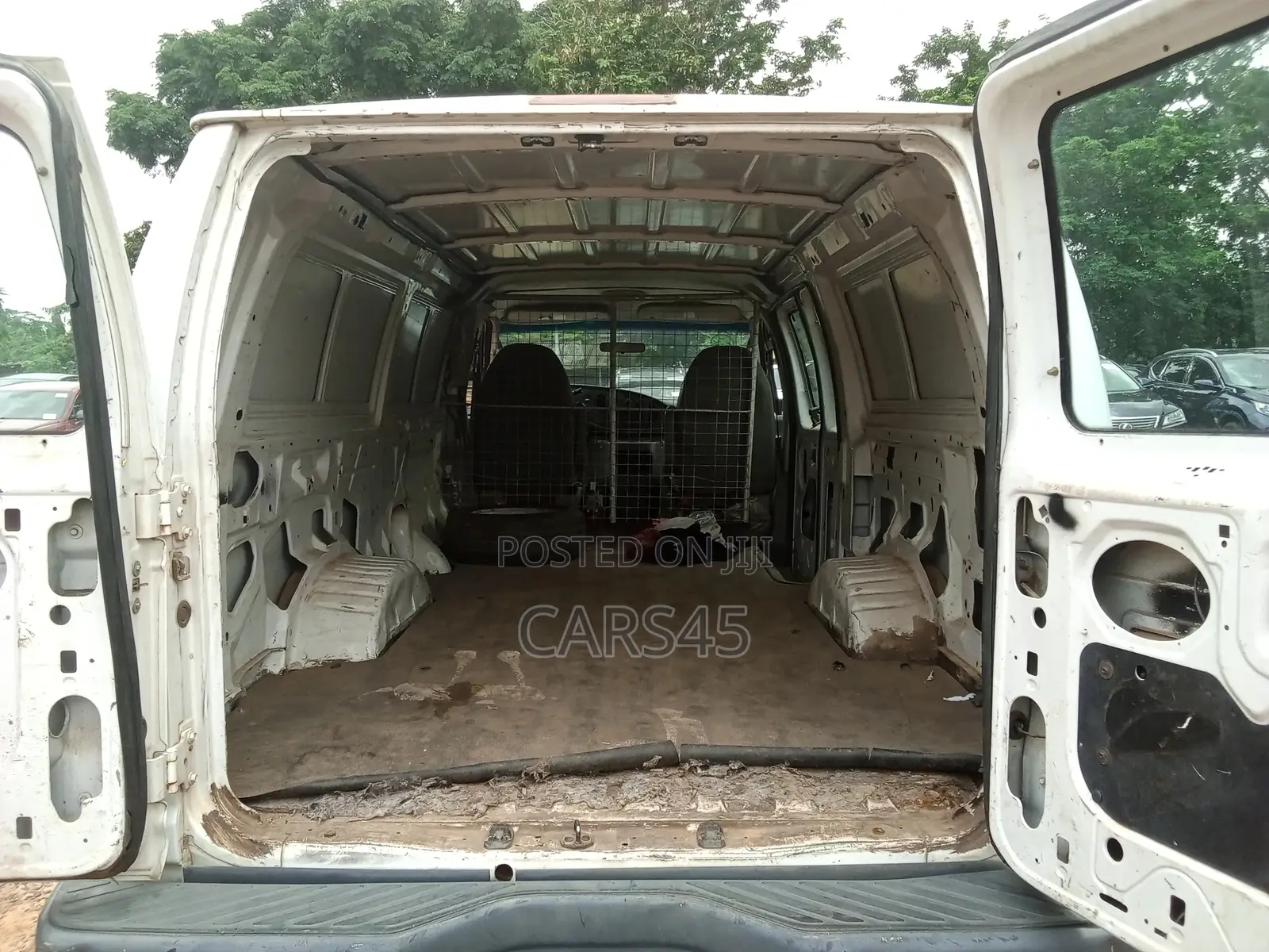 Ford Econoline 2003 White