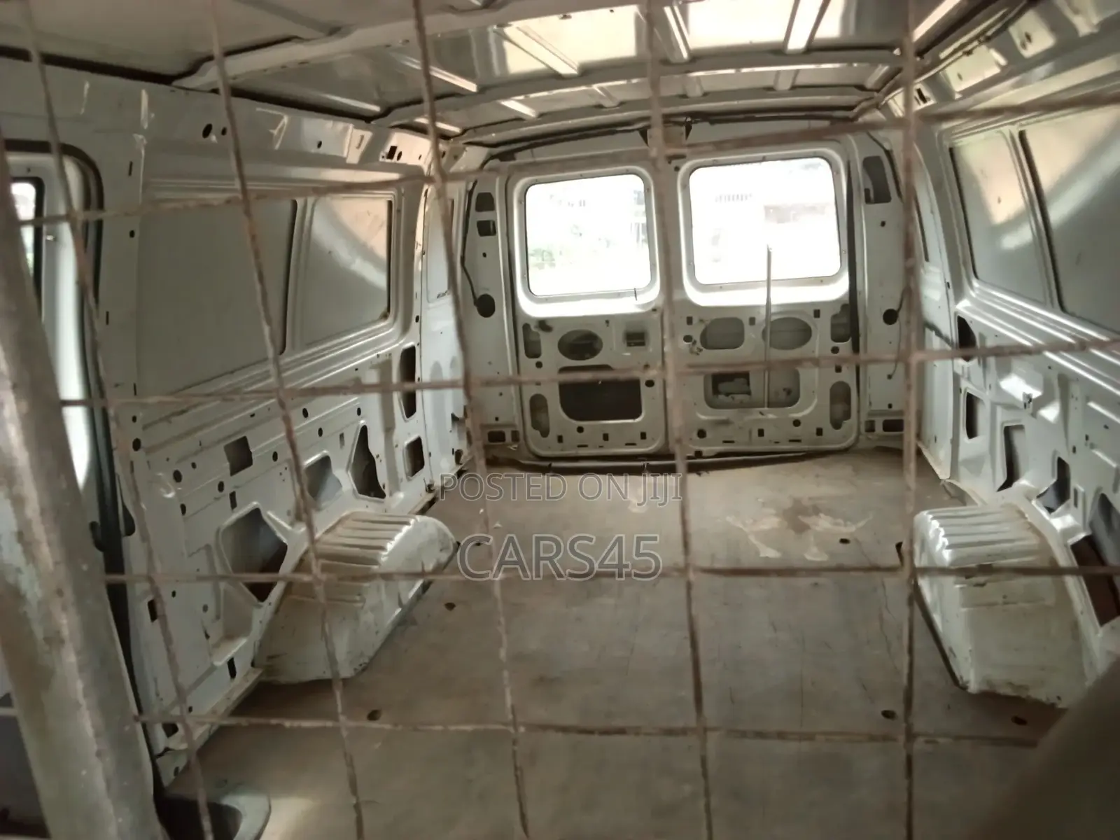 Ford Econoline 2003 White