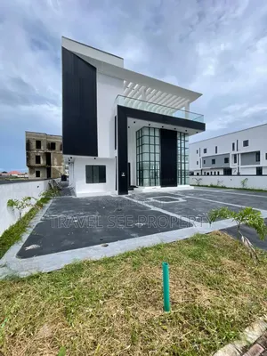 Furnished 7bdrm Mansion in Private Estate Lekki, Ikate for sale