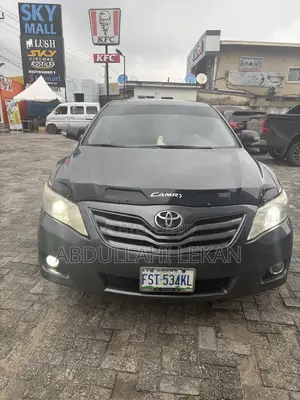 Toyota Camry LE 4dr Sedan (2.5L 4cyl 6AM) 2010 Gray