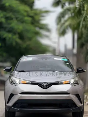 Toyota C-HR XLE FWD 2019 Silver