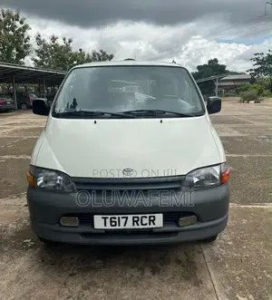 Toyota HiAce 1999 White