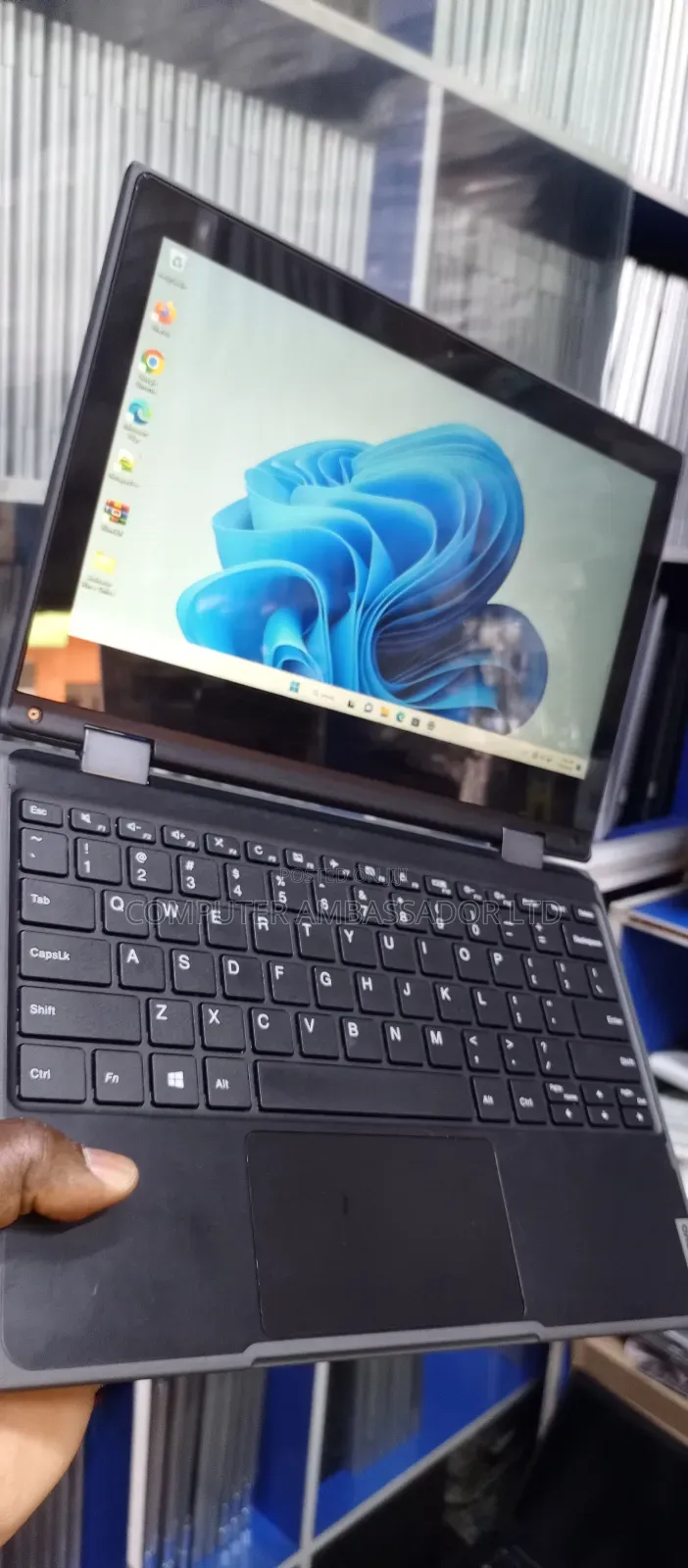 Laptop Lenovo 300e 4GB Intel Celeron SSD 128GB