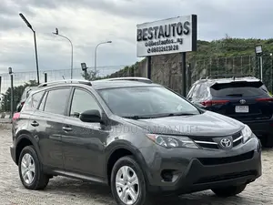 Toyota RAV4 LE 4dr SUV AWD (2.5L 4cyl 6A) 2015 Gray