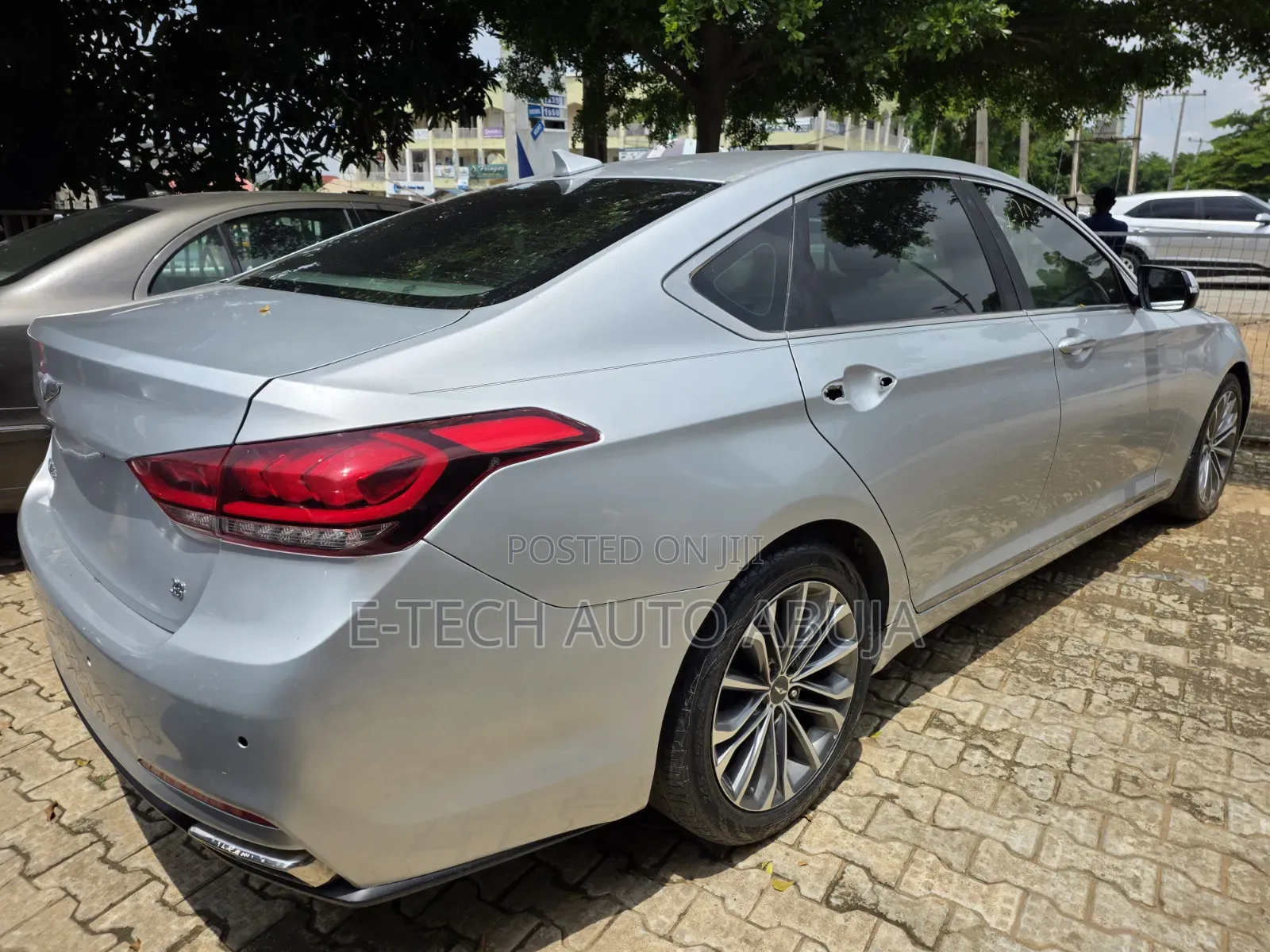 Genesis G90 2015 Silver