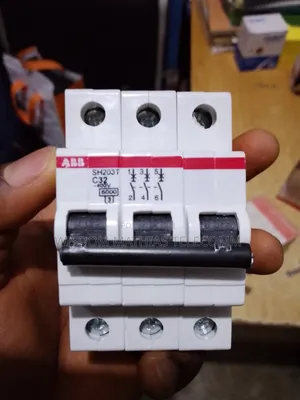 ABB 32a 3 Pole Circuit Breaker (Mcb) Sh203t C32 400v