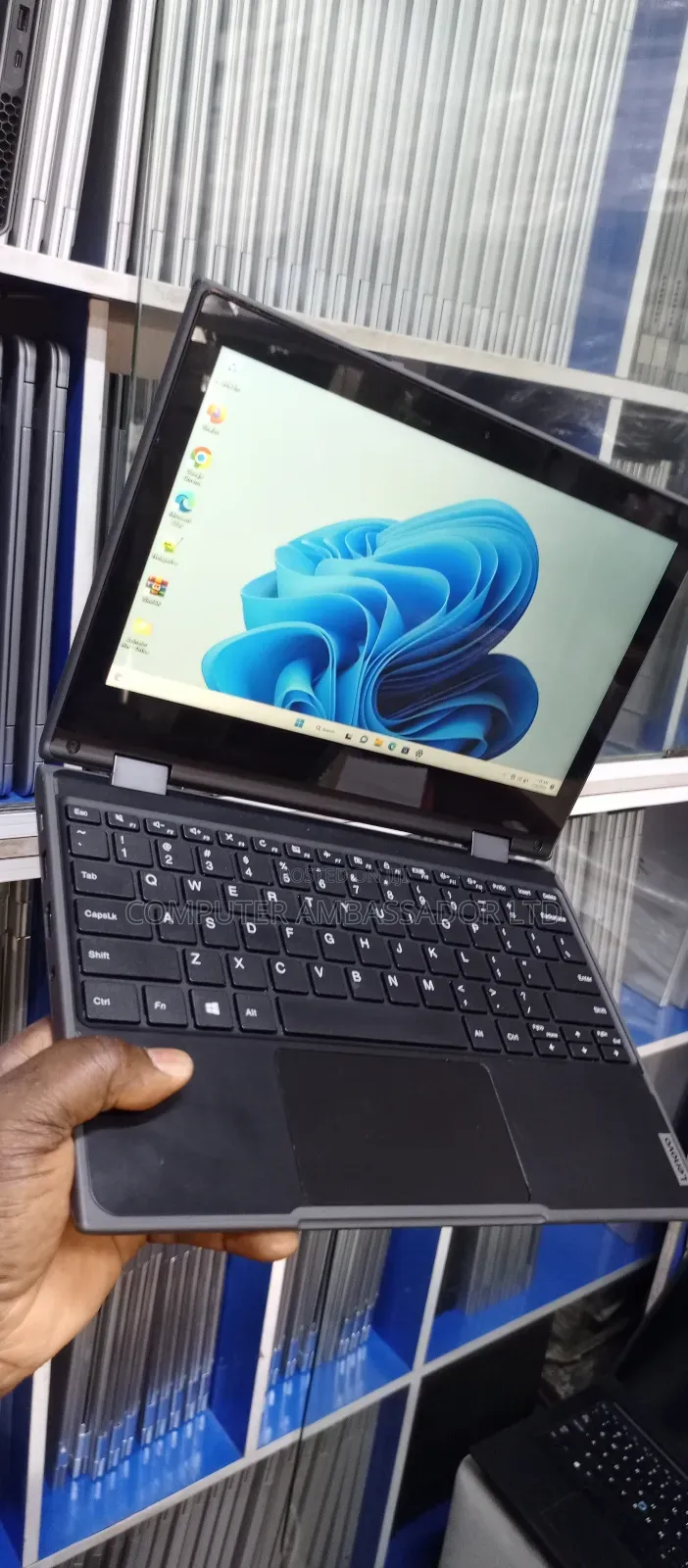 Laptop Lenovo 300e 4GB Intel SSD 128GB