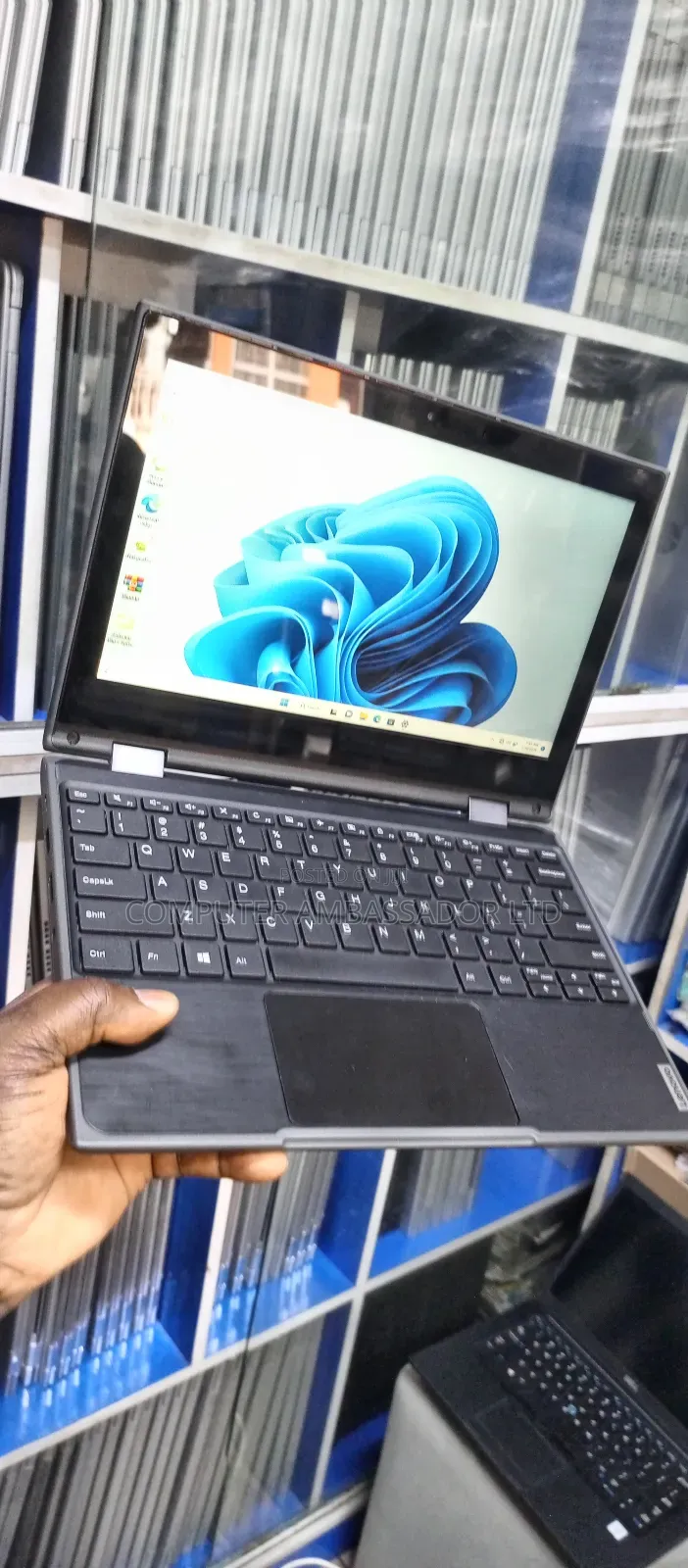 Laptop Lenovo 300e 4GB Intel SSD 128GB