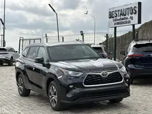 Toyota Highlander XLE 2021 Black