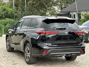 Toyota Highlander XLE 2021 Black