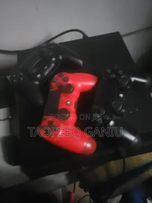 Ps 4 for Sale With 3 Pads
