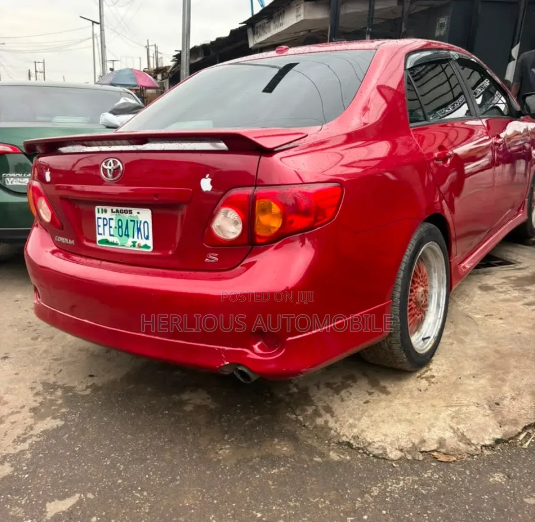 Toyota Corolla 2009 Red