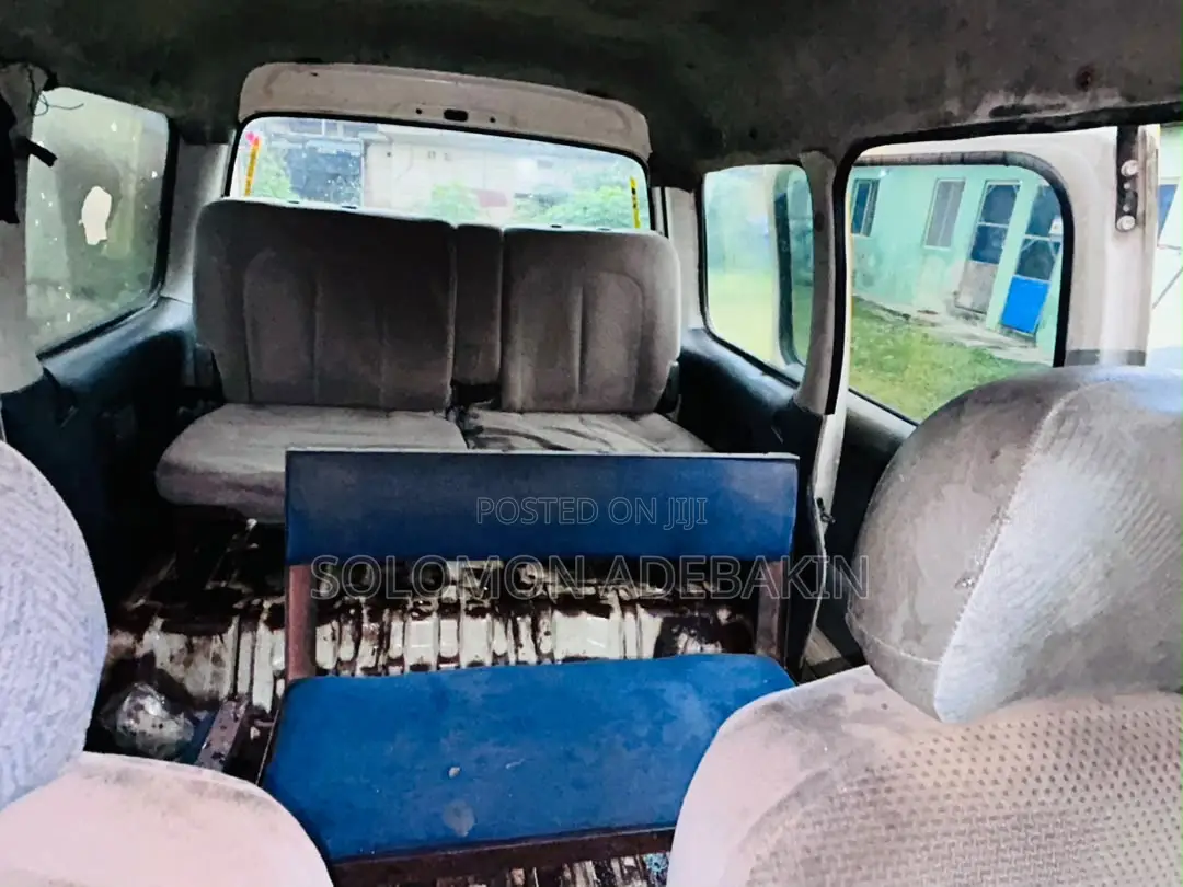 Suzuki APV Minibus 2008 Yellow