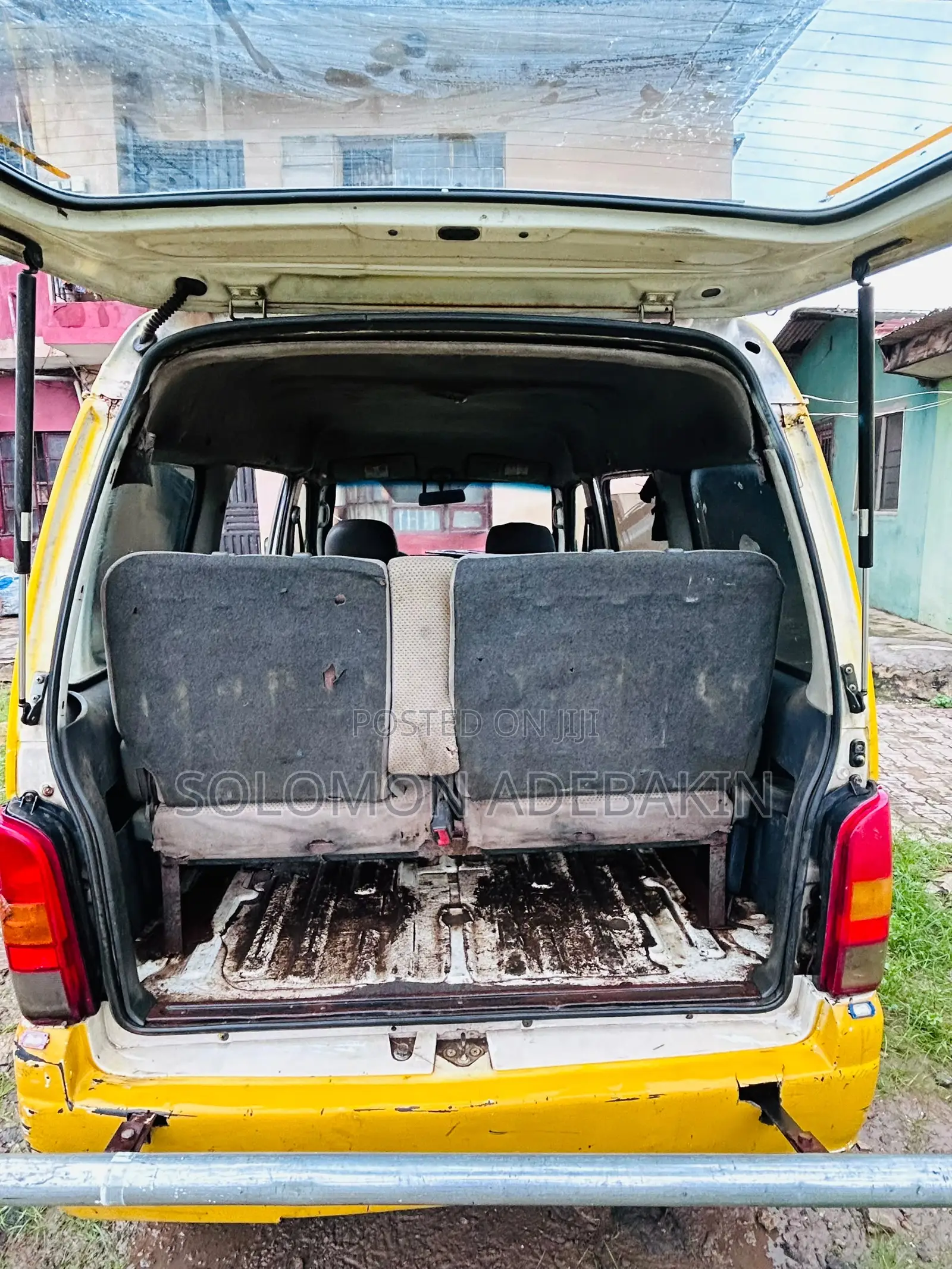 Suzuki APV Minibus 2008 Yellow