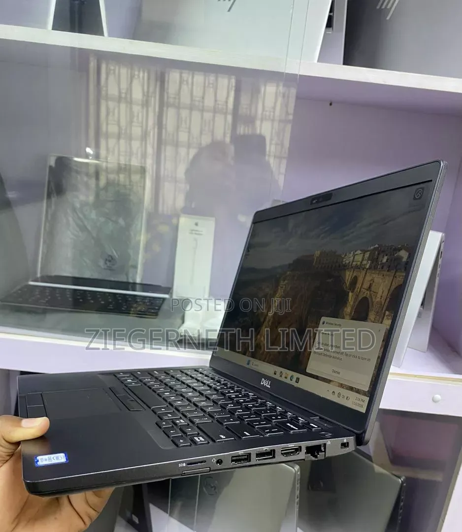 Laptop Dell Latitude 5400 4GB Intel Core i7 SSD 256GB