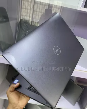 Laptop Dell Latitude 5400 4GB Intel Core i7 SSD 256GB