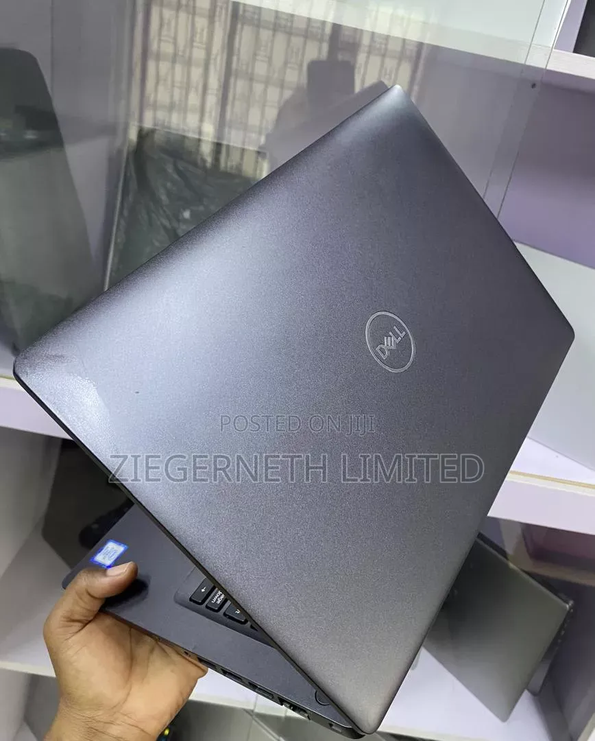 Laptop Dell Latitude 5400 4GB Intel Core i7 SSD 256GB