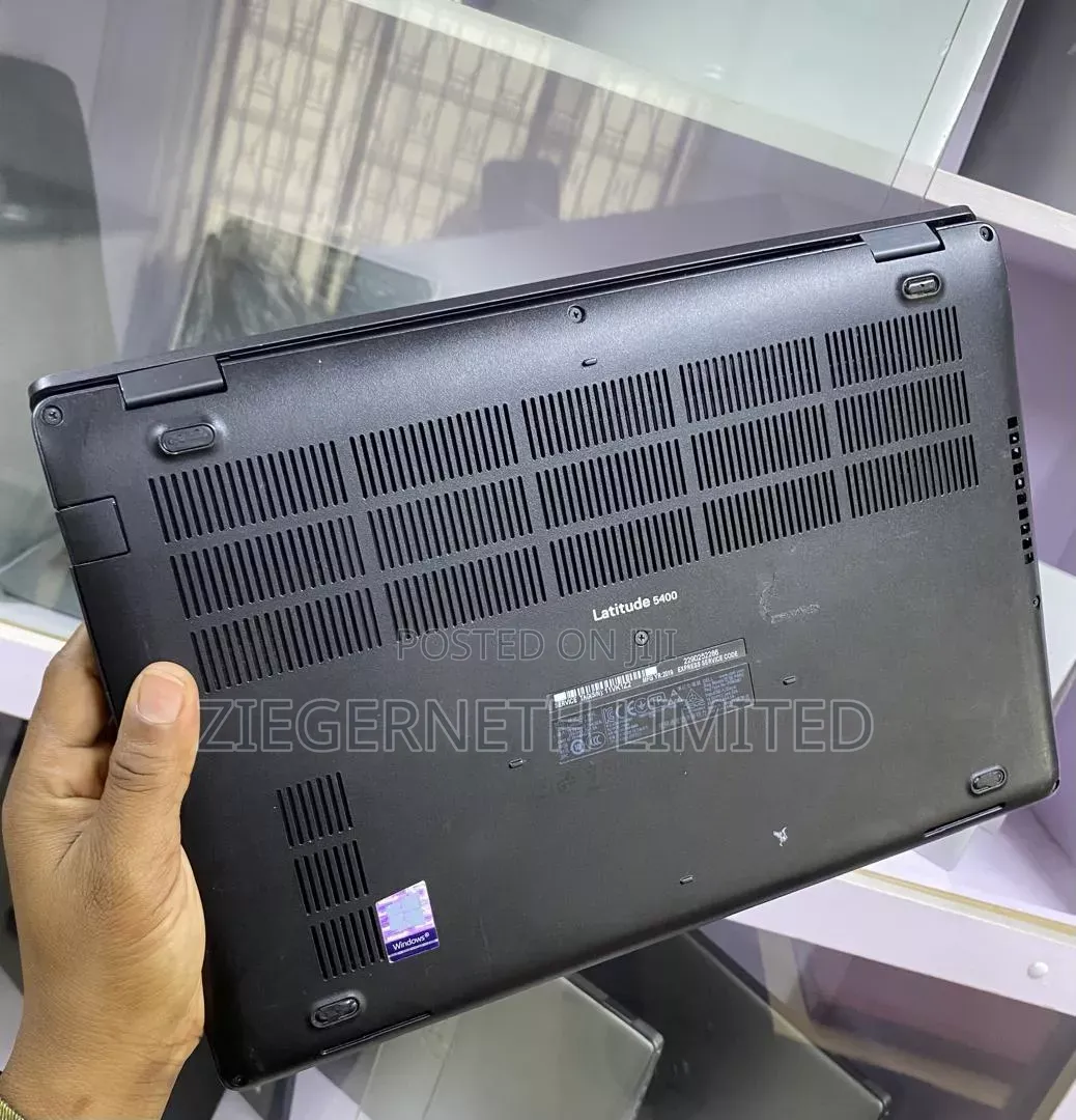 Laptop Dell Latitude 5400 4GB Intel Core i7 SSD 256GB