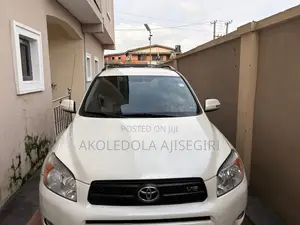 Toyota RAV4 Limited V6 2008 White