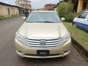 Toyota Avalon 2011 Gold