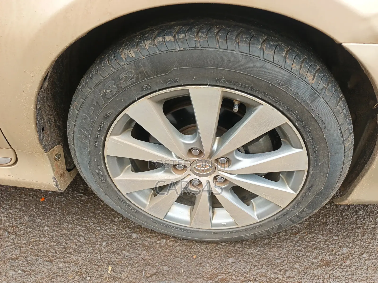 Toyota Avalon 2011 Gold