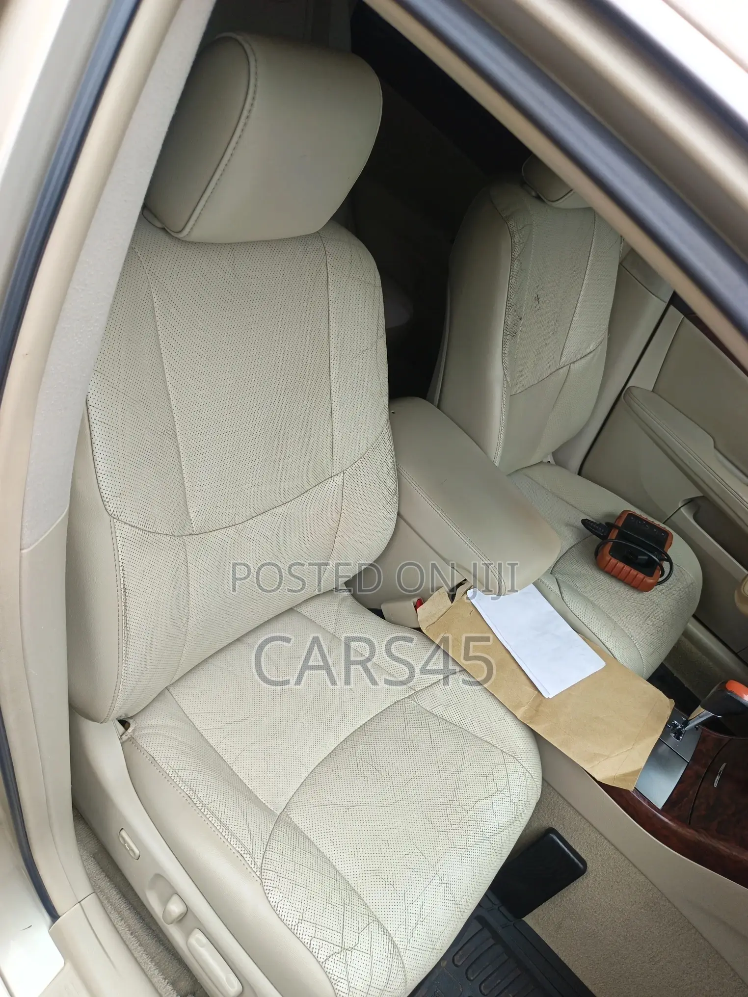Toyota Avalon 2011 Gold