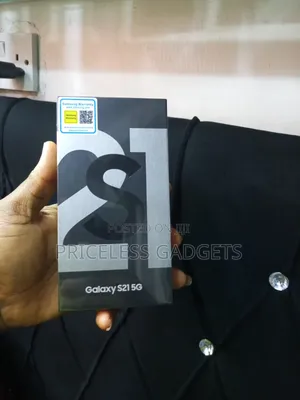 New Samsung Galaxy S21 5G 128 GB Silver