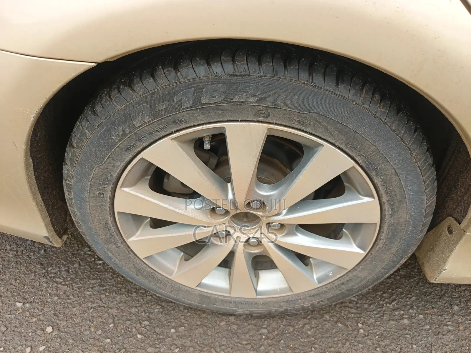 Toyota Avalon 2011 Gold