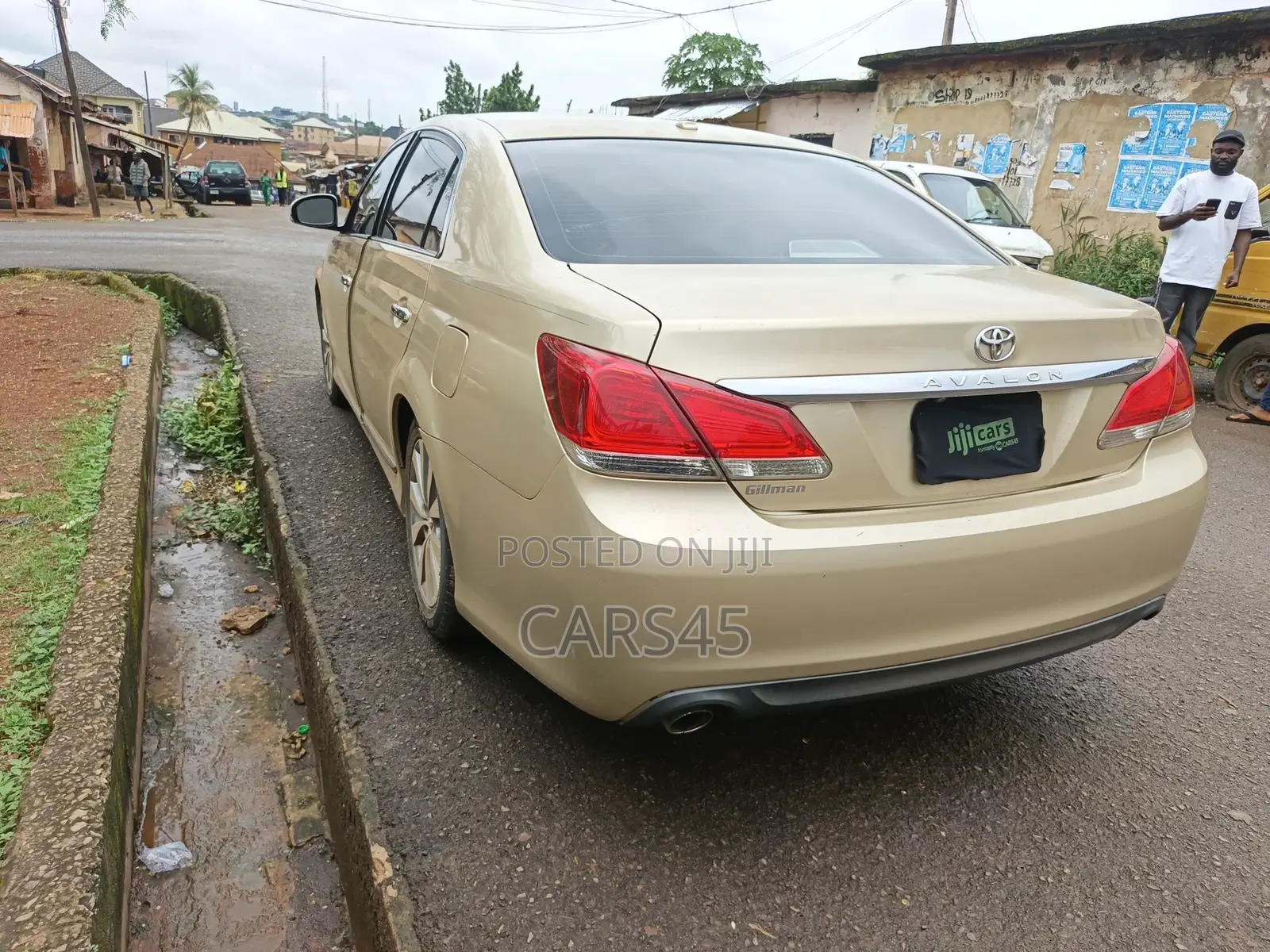 Toyota Avalon 2011 Gold