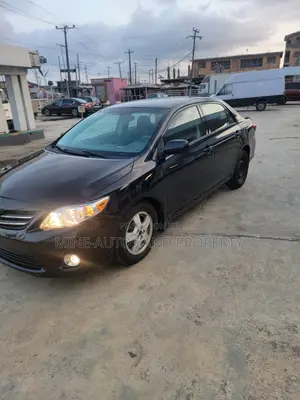 Toyota Corolla LE 4dr Sedan (1.8L 4cyl 4A) 2011 Gray