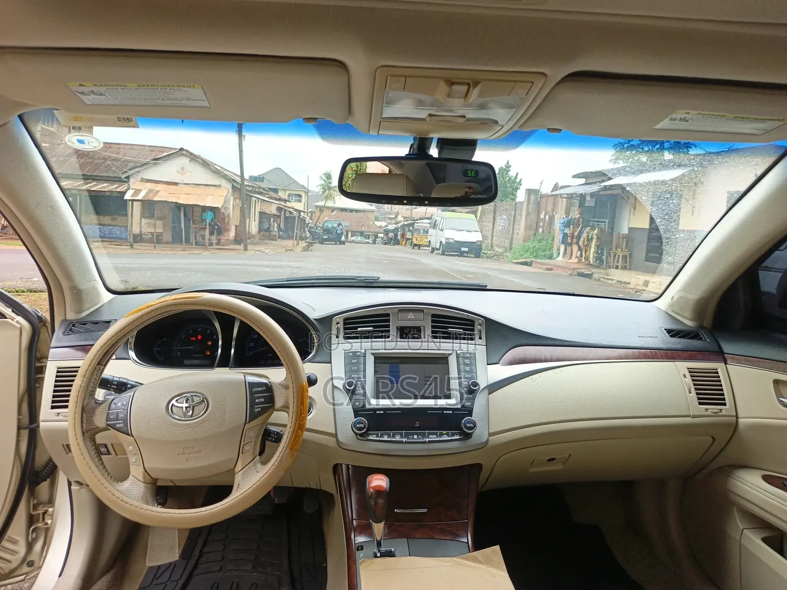 Toyota Avalon 2011 Gold