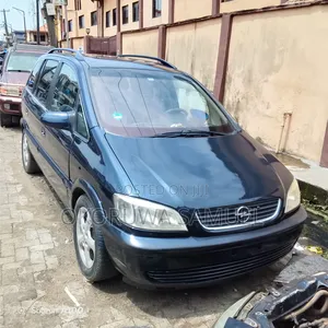 Opel Zafira 2025 Blue