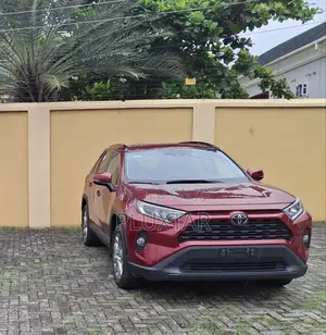 Toyota RAV4 XLE AWD 2020 Burgundy