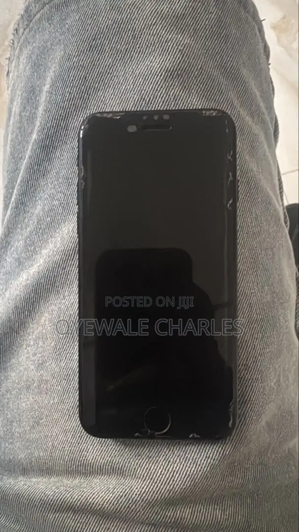 Apple iPhone SE (2020) 64 GB Gray