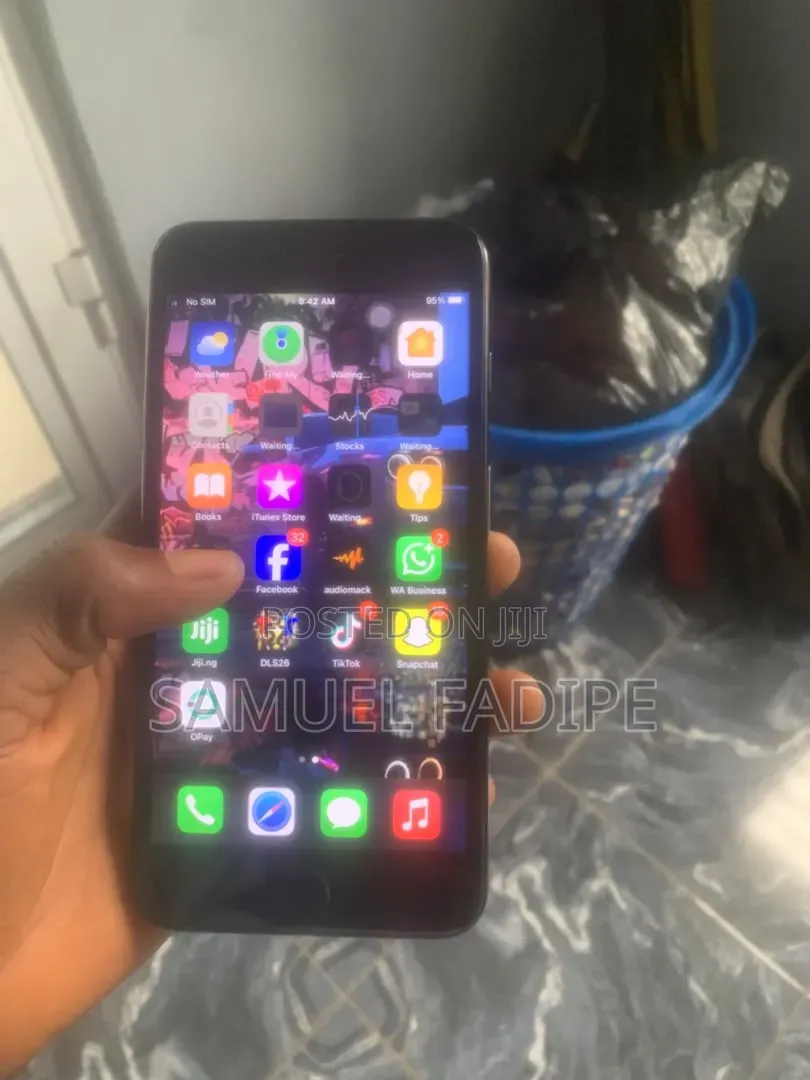 Apple iPhone 7 Plus 32 GB Black