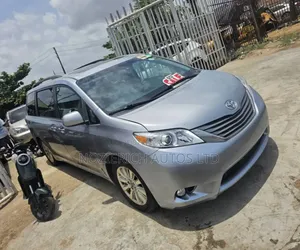 Toyota Sienna XLE 7 Passenger 2012 Silver