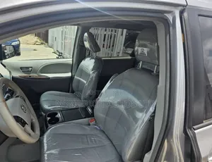 Toyota Sienna XLE 7 Passenger 2012 Silver