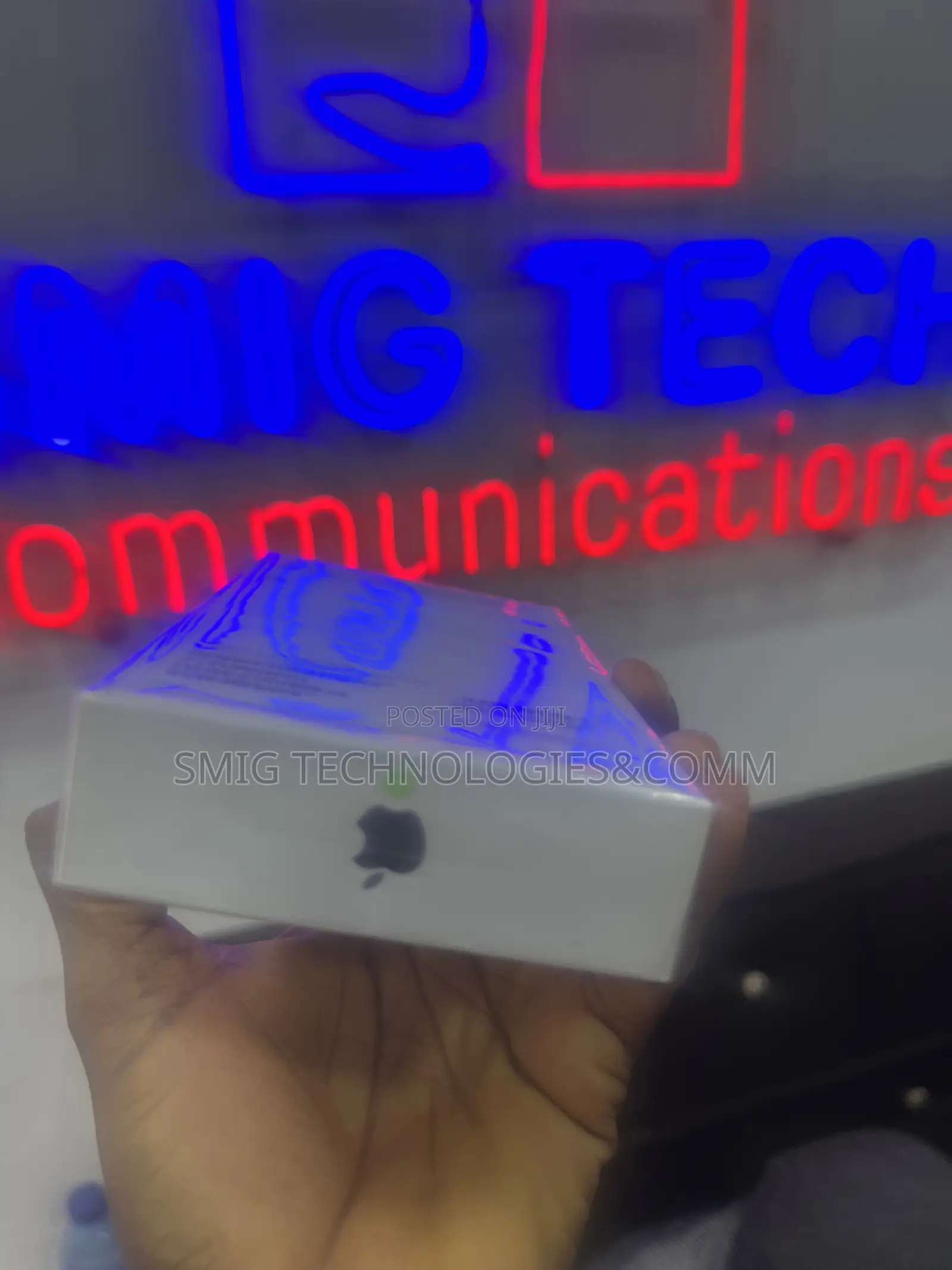 New Apple iPhone 11 64 GB Black
