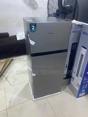 Hisense Modern Refrigerator 124l